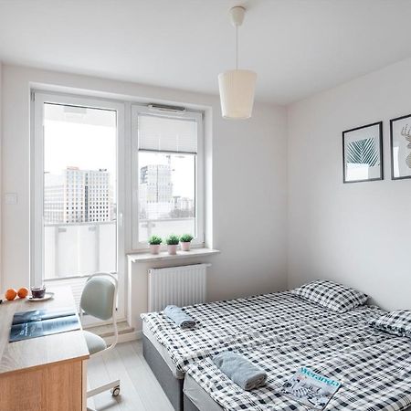 Waw Pokoje Manhattan Varsovia Exterior foto