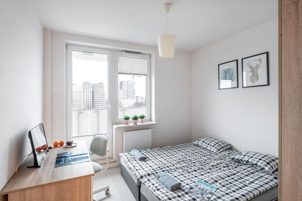 Waw Pokoje Manhattan Varsovia Exterior foto